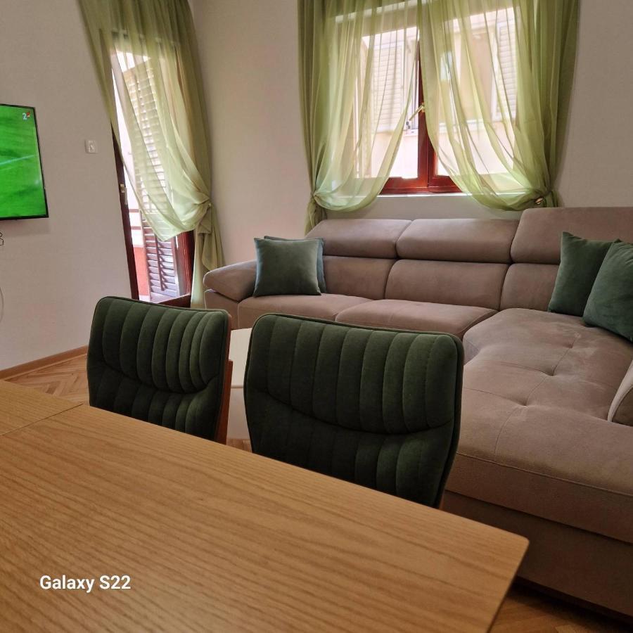 Anika Apartment